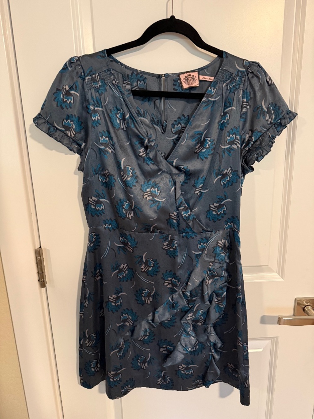 Womens size medium silk dress